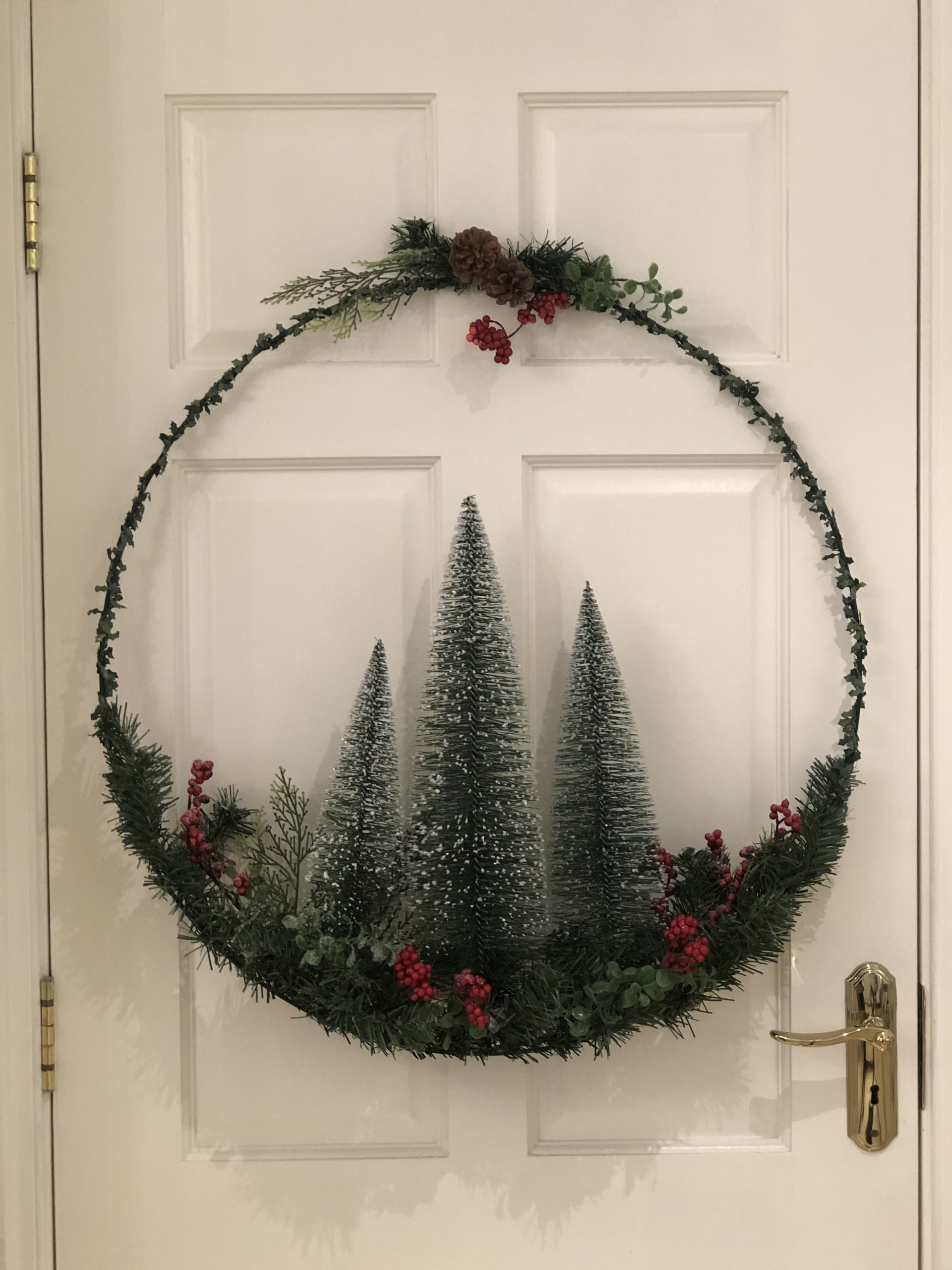 Christmas Wreath Large Ring Snowy Trees &amp; Red Berries 70cm - Allure