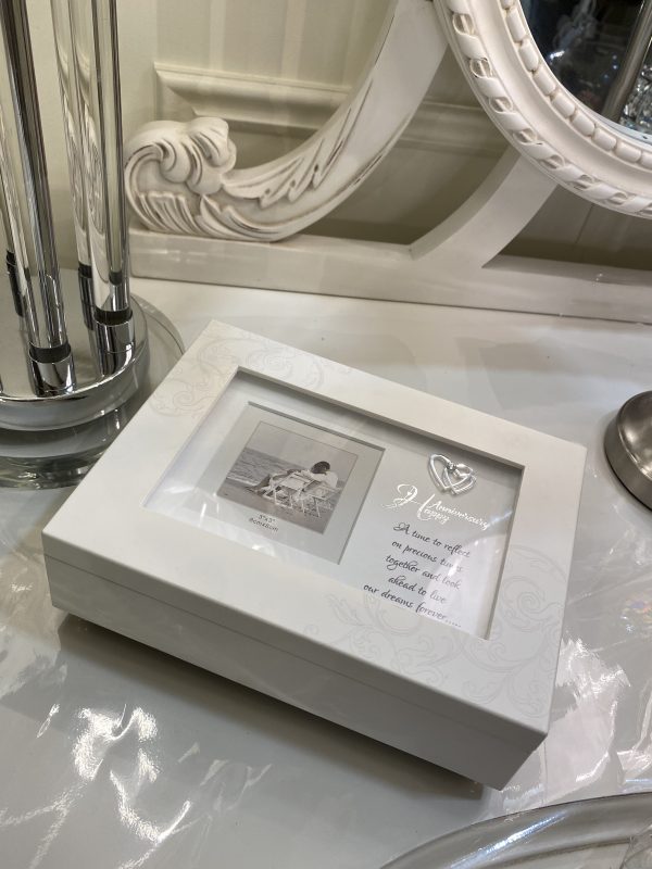 'Anniversary' Musical Keepsake Box 15 x20cm - Image 2