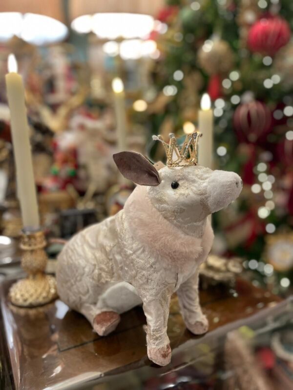 Priscilla Regal Pig
