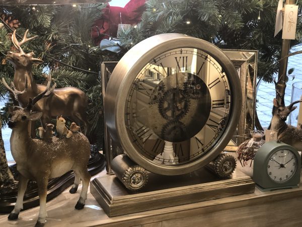 Silver Wooden Moving Cogs Mantel Clock