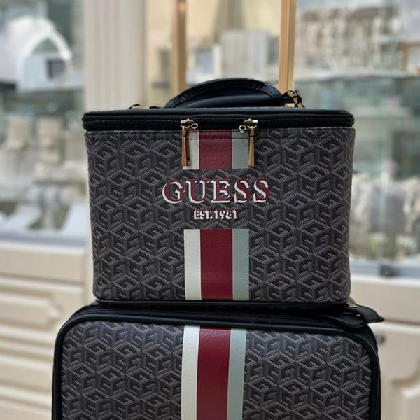 GUESS Vikky Beauty Case Black/Merlot