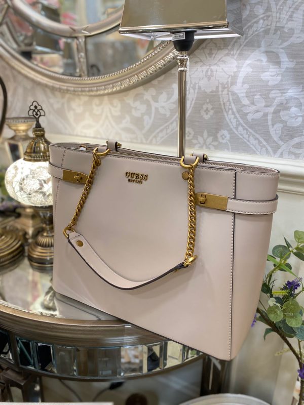 GUESS Zadie Girlfriend Tote Light Rum - Image 2