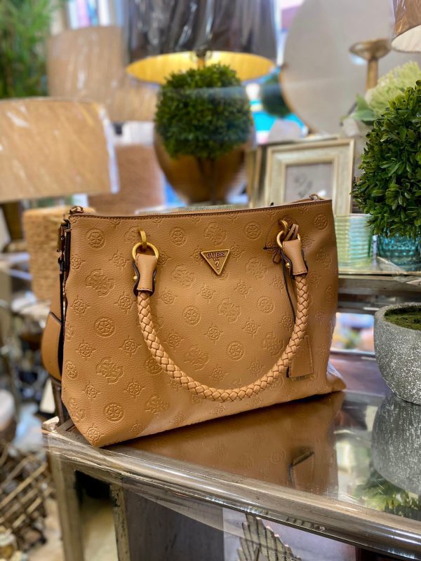 GUESS Helaina Big Bag Caramel - Image 2