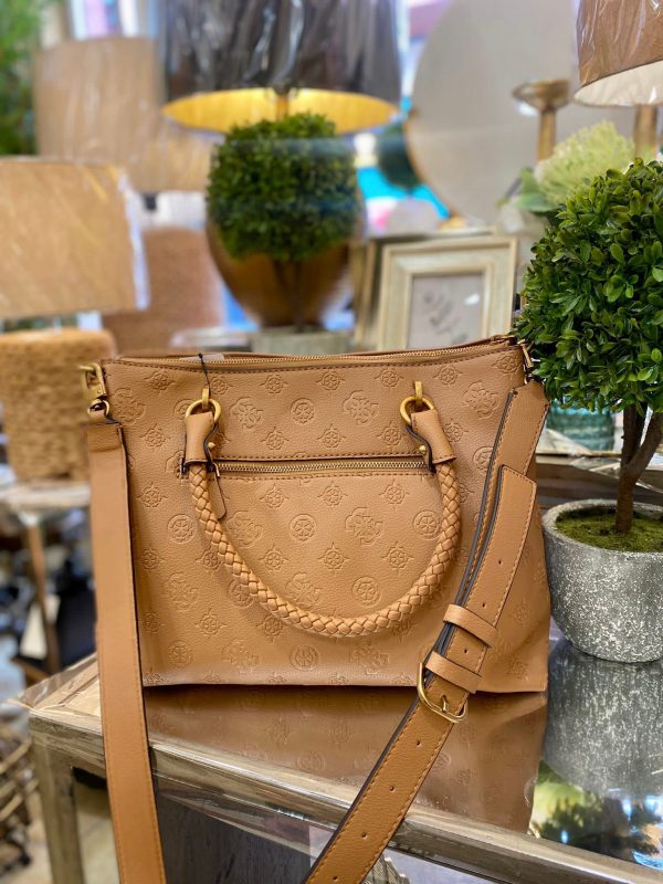 GUESS Helaina Big Bag Caramel - Image 3