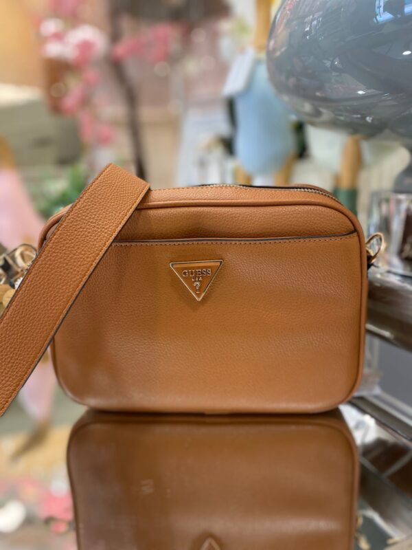 GUESS Meridian Camera Bag Cognac
