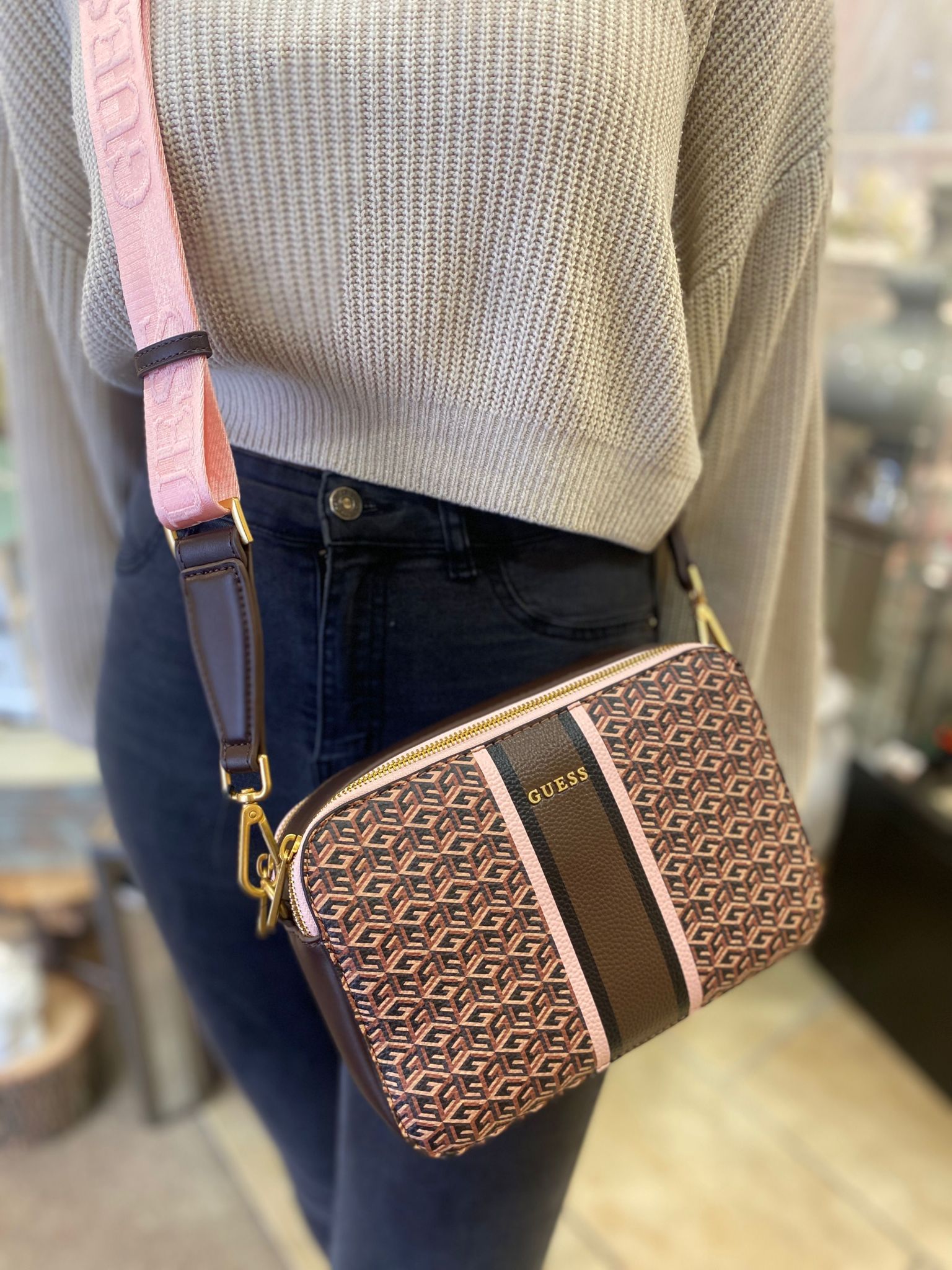 GUESS Rainee Camera Bag - Image 2