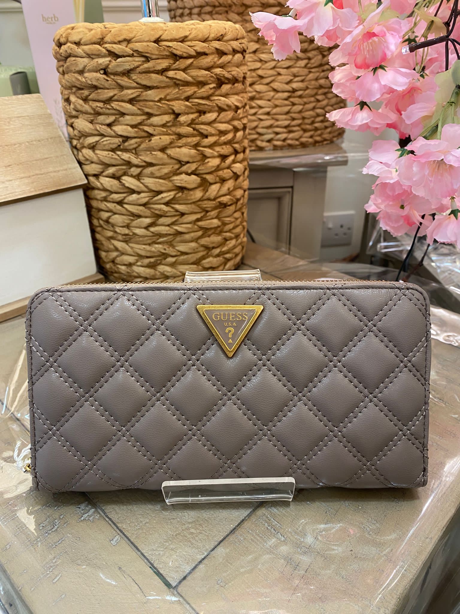 Guess hotsell flower wallet