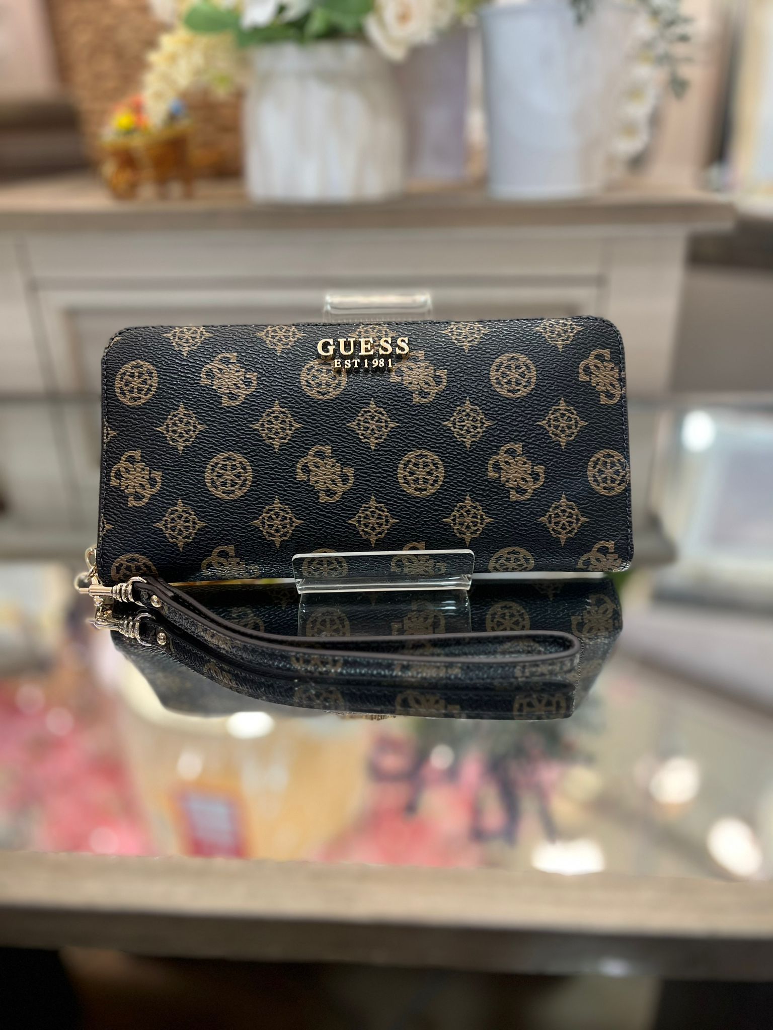 Guess bobbi organizer sales