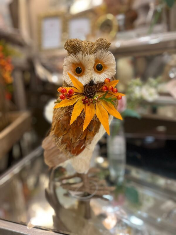 Barn Owl With Floral Bow 28 x 18 cm