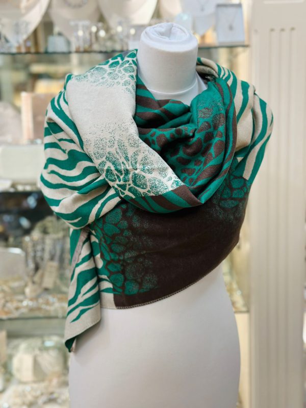 Scarf with Stripes and Cheetah Spots Green - Image 4