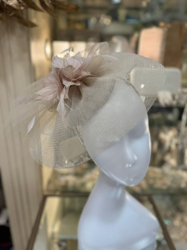 Almond Fascinator with Veil and Feathers - Image 2