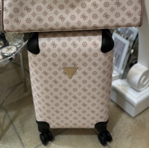 GUESS Wilder 18 In 8 Wheeler Suitcase Nude/Blush Multi