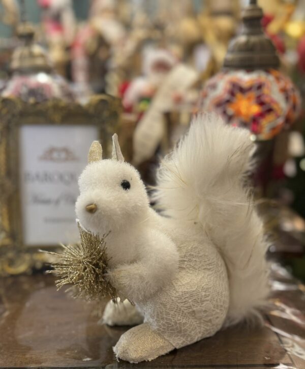 Squirrel Flock 20cm White sitting