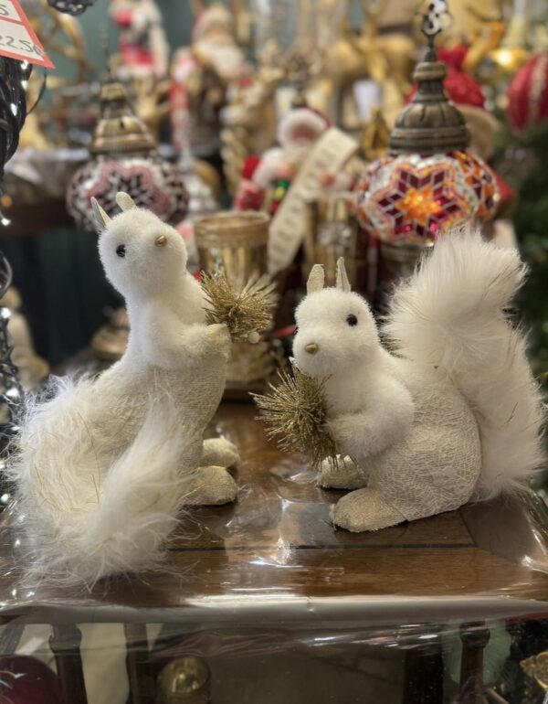Squirrel Flock 20cm White standing - Image 2