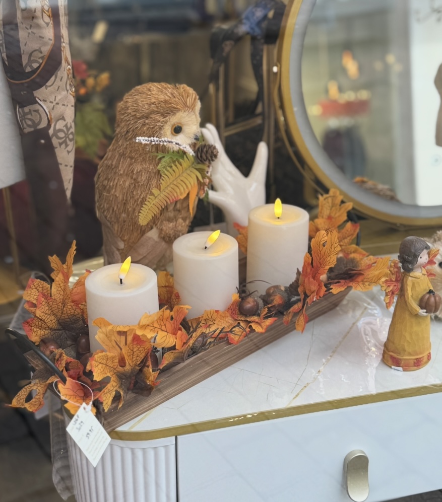 Wooden Tray Centrepiece with Autumnal & Xmas Foliage - Image 5