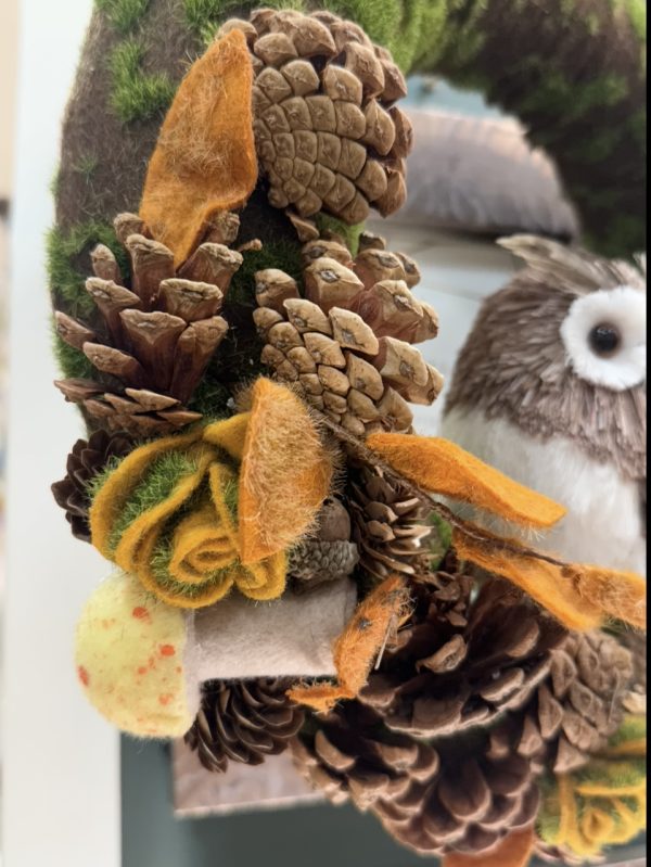 Autumnal Owl Pinecone Wreath with Felt Decor - Image 3