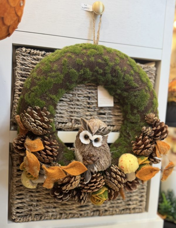 Autumnal Owl Pinecone Wreath with Felt Decor - Image 5