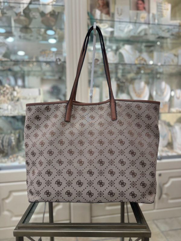 GUESS Neda Shopper Latte Logo - Image 5