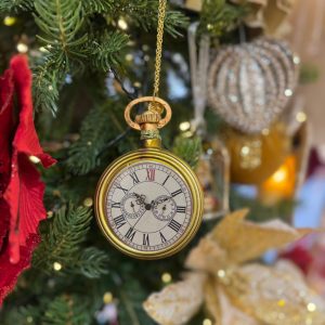 Elegant Pocket Watch Decoration Gold