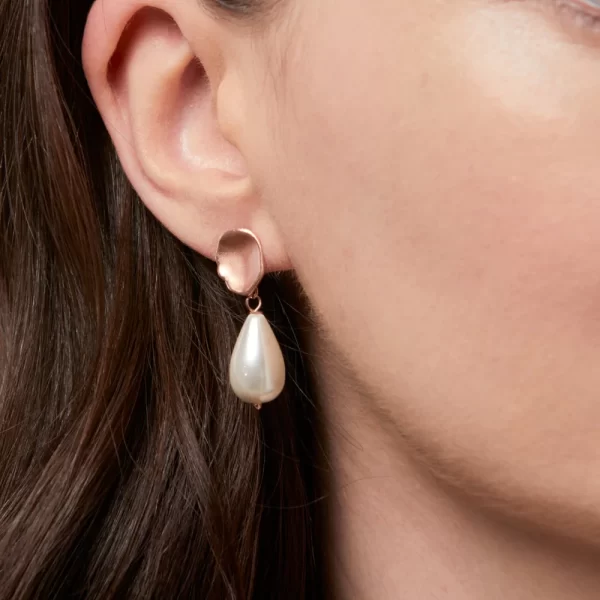ROSE GOLD SHELL PEARL TEARDROP EARRINGS - Image 3
