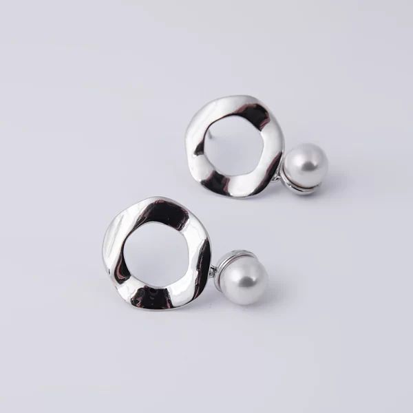 GWYNETH SILVER EARRINGS - Image 3