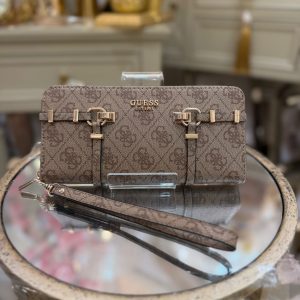 GUESS Leona Maxi Wallet Latte Logo