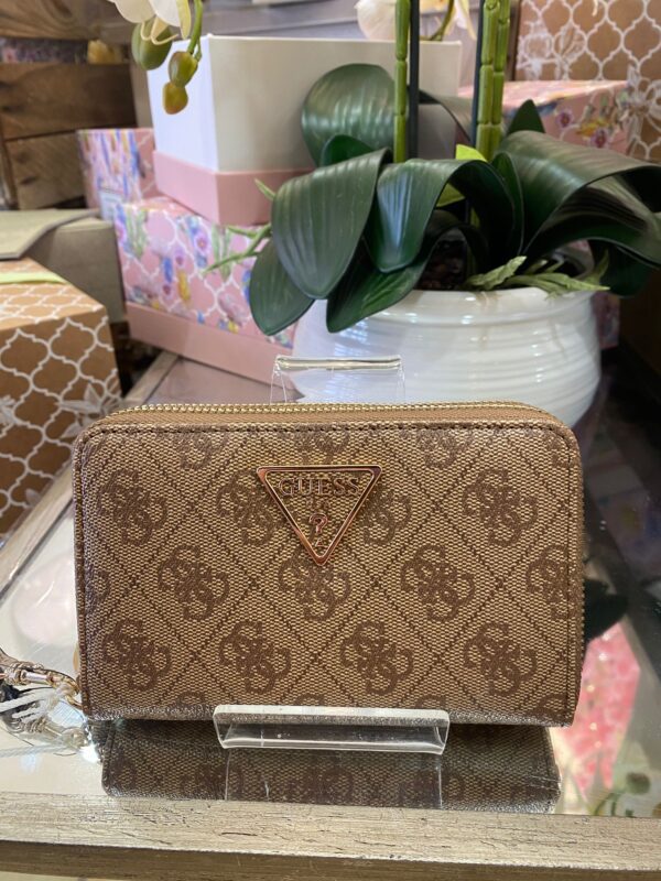 GUESS Laurel SLG Medium Zip Around Latte Logo