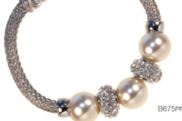 Absolute Ivory Pearl & Swarovski Crystal Magnetic clasp Bracelet