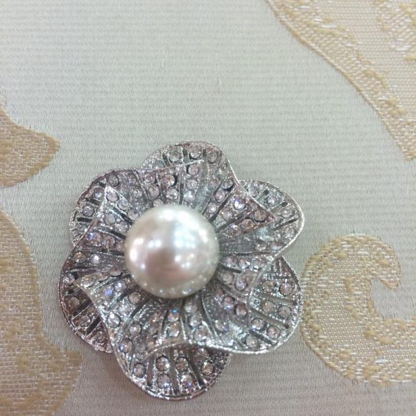 Small Flower Brooch with Crystals and Pearl