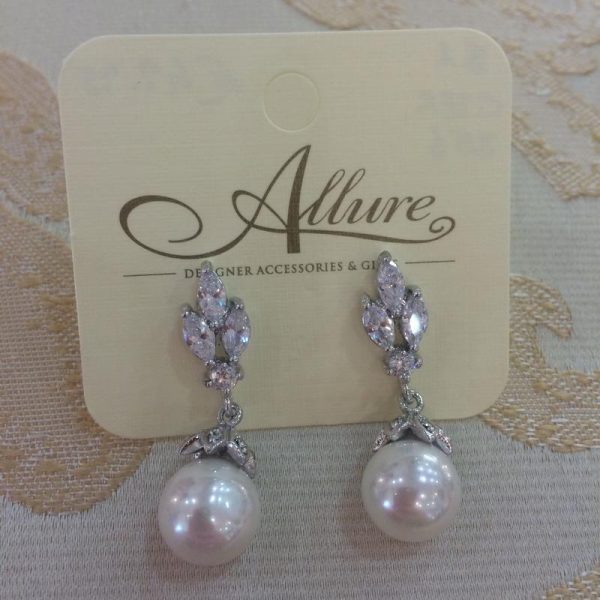 Vintage Drop Crystal and Pearl Earrings