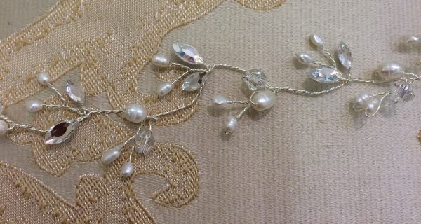 Delicate Freshwater Pearl & Crystal Hairvine