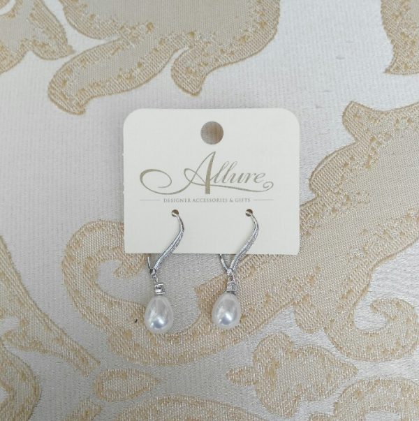 Classical Vintage Style Pearl Drop Earrings